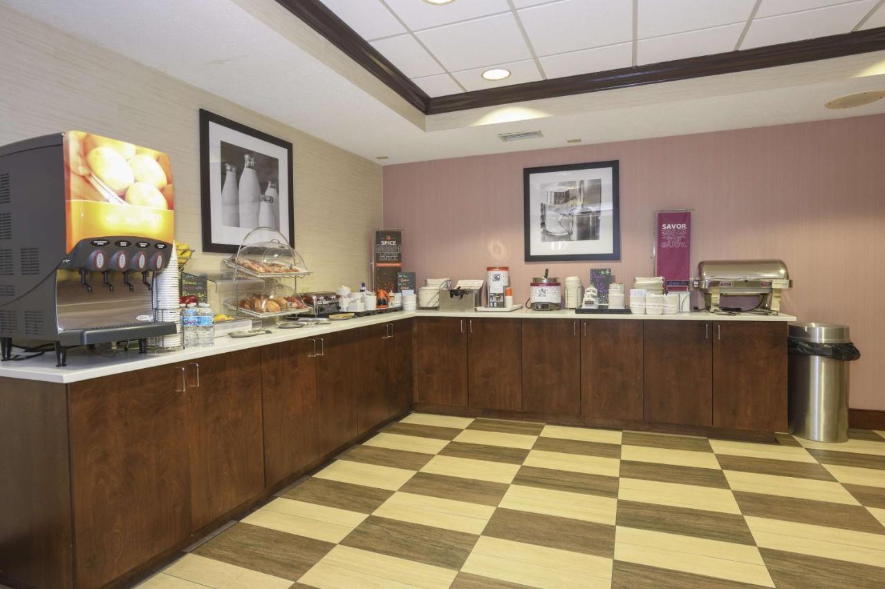 Hampton Inn Cincinnati Eastgate Exterior photo